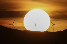 2025te-devreye-giren-gunes-ve-ruzgar-enerjisi-kapasitesi-rekor-kirdi-2A6EMcCZ.jpg