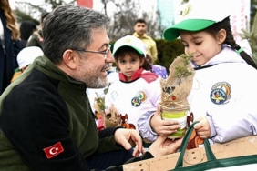 bakan-yumakli-diktigimiz-her-fidan-yesil-vatanimizin-birer-parcasi-olacak-LunDfhNr.jpg