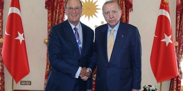 cumhurbaskani-erdogan-dunya-ekonomik-forumu-baskani-laurence-d-finki-kabul-etti-HZ28fwqM.jpg